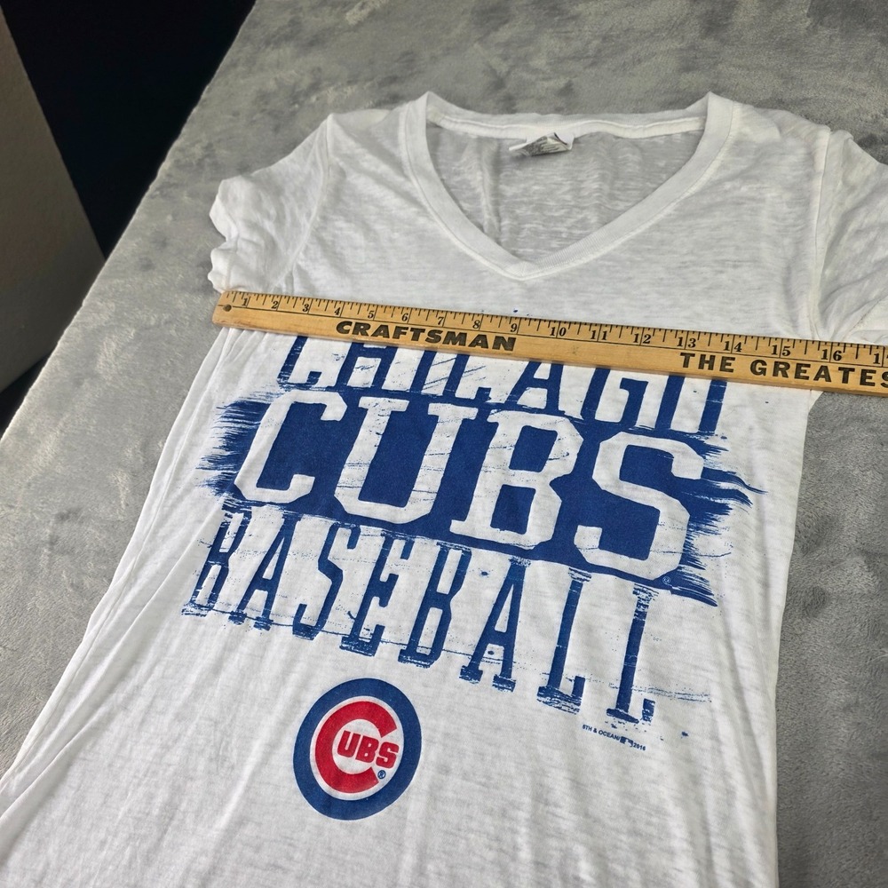 Women's Chicago Cubs V-neck MLB Baseball Shirt Sz ~ M - Picture 3 of 5
